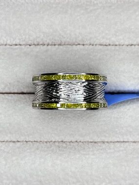 R069 | Natural Yellow Diamond Carved Band